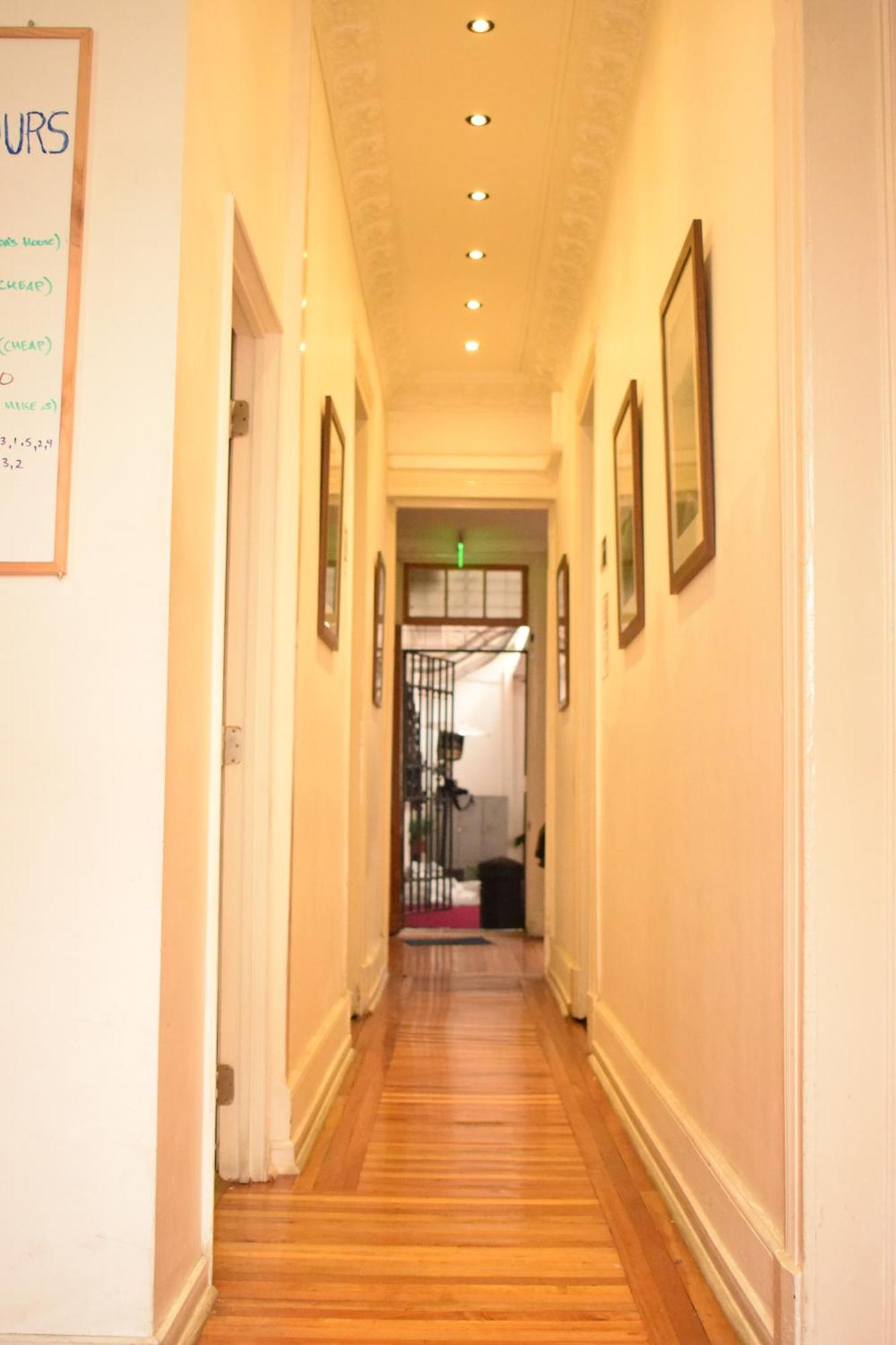 Casa Roble Hostal Boutique Сантьяго Экстерьер фото